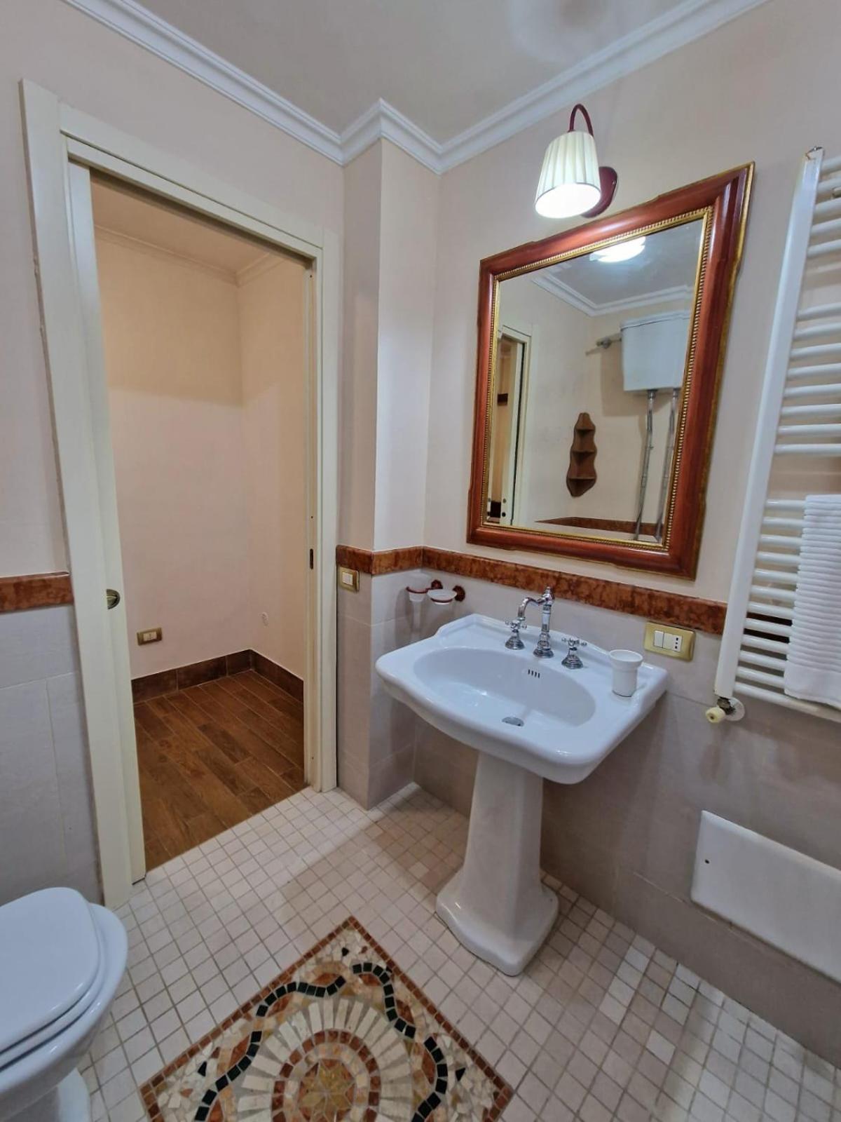 Fuga A Napoli Apartment Nápoles Exterior foto